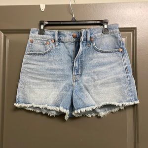 Madewell “The perfect short” denim short